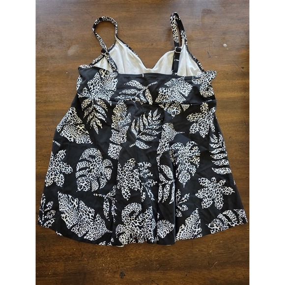 NWOT Swim Solutions 14 Black White Leaves Tankini Top Bra 123962 - Picture 2 of 4
